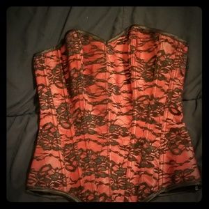 Black lace/red corset